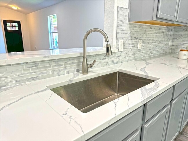 Building Photo - 5201 Bantom Woods Bend