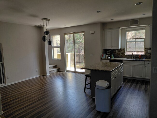 Primary Photo - 1830 Crimson Ct