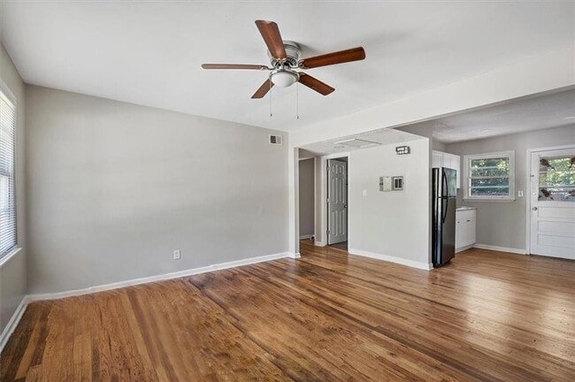 Building Photo - 190 Opal Dr