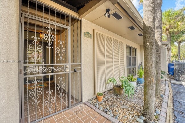 Building Photo - 8352 Dundee Terrace