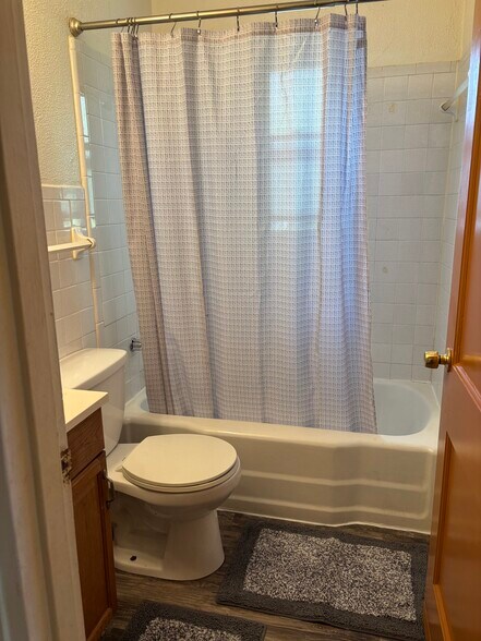 Building Photo - 506 Morse Ave