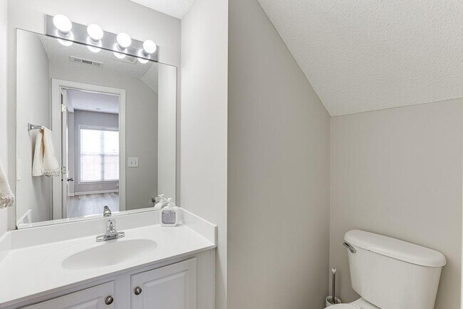 Building Photo - 2421 Elkhorn Ter