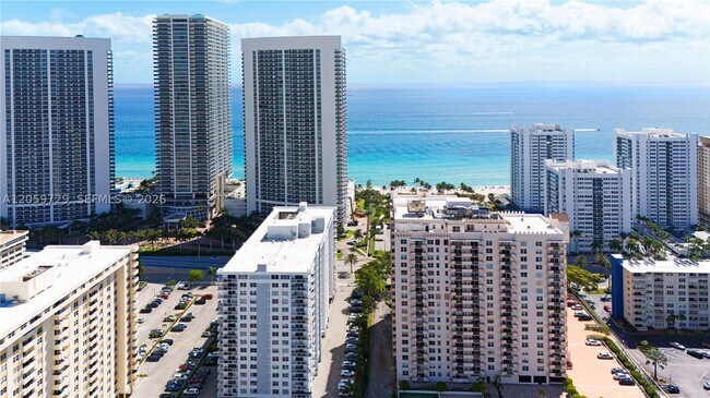 Building Photo - 1849 S Ocean Dr