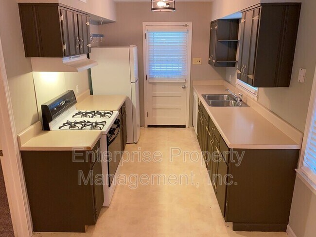 Building Photo - 1623 Delmont Rd