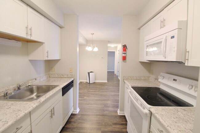 Building Photo - 1112 Blue Ridge Dr
