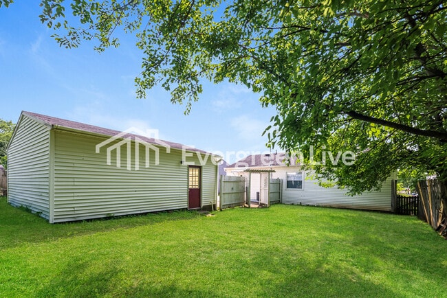 Building Photo - 432 Mt Joy St