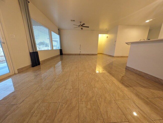 Building Photo - 7521 Chaffinch St