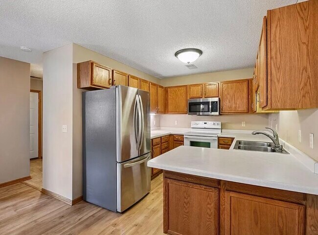 Building Photo - 1003 Heather Ln