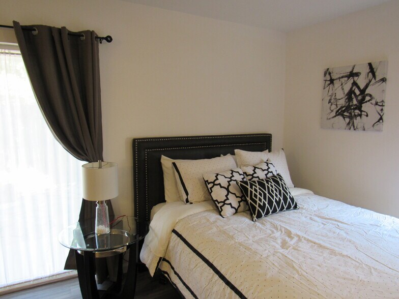 Primary Photo - 8301 E Florentine Rd