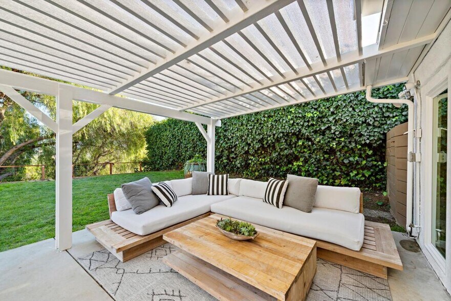 Building Photo - 5834 McDonie Ave