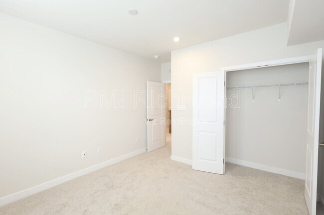 Building Photo - 2854 Calgary Ln