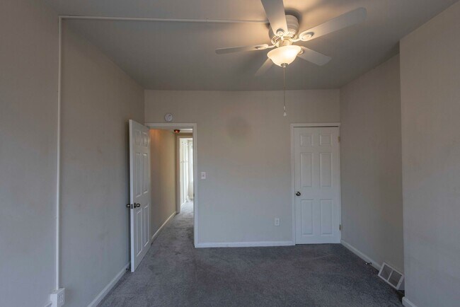 Building Photo - Cozy 1Bed/1Bath in Washing Village - Pigtown