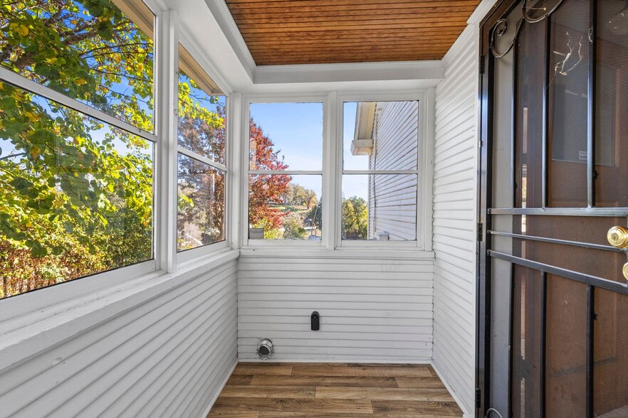 Building Photo - 205 Court St