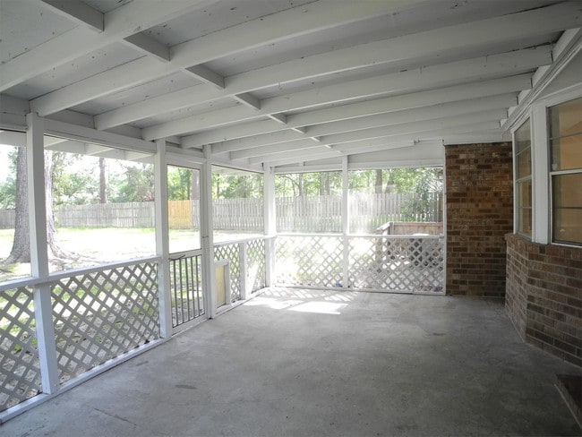 Building Photo - 26 Beaver Run Dr