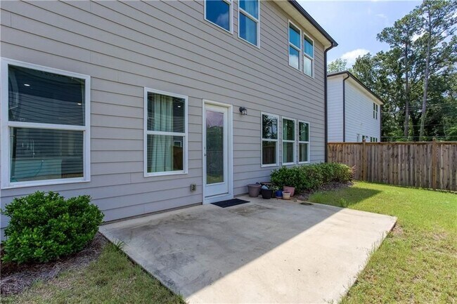 Building Photo - 607 Runnel Dr