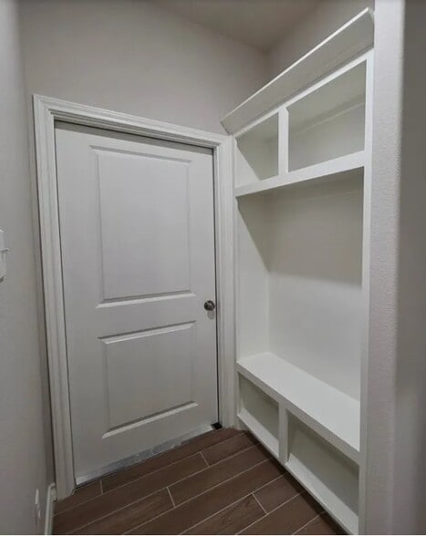 Building Photo - 408 Eldon Cir