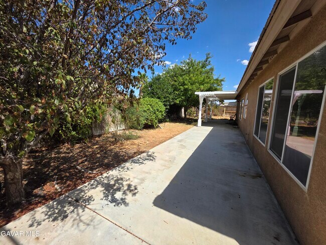Building Photo - 5175 Capri Ct