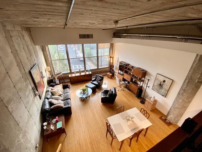 Building Photo - 156 Porter St