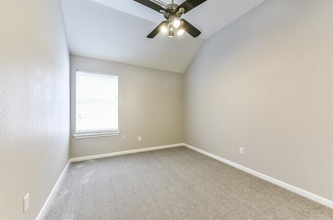 Building Photo - 15723 Chapel Lake Dr