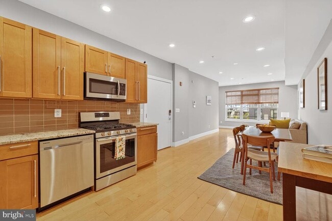 Building Photo - 816 Kennedy St NW