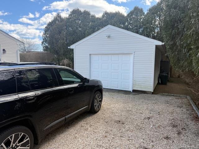 Building Photo - 16 Magee Dr