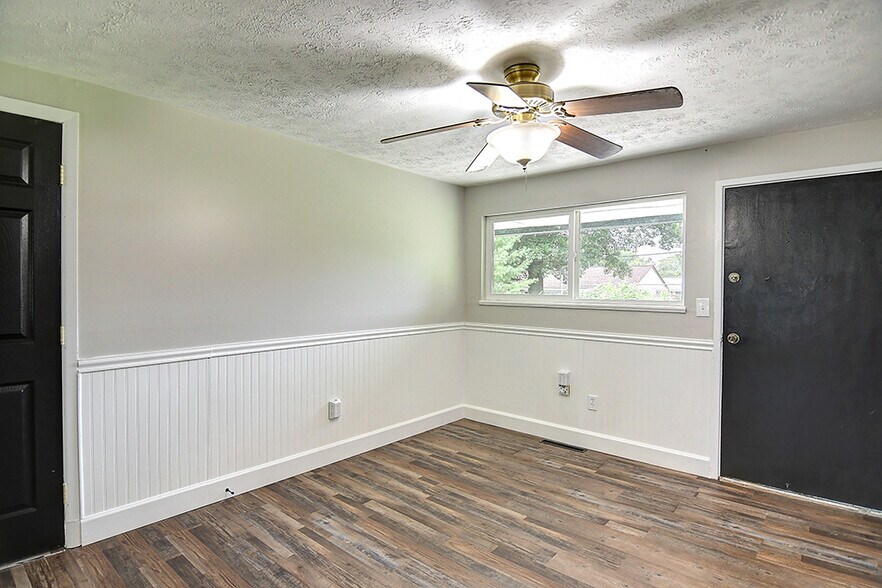 Building Photo - 3813 Utica Dr