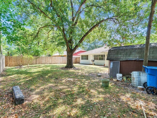 Building Photo - 24006 Spring Gum Dr