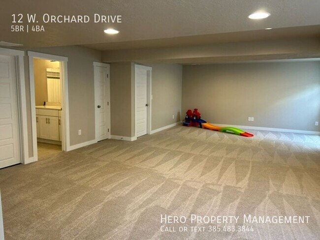 Building Photo - 12 W Orch Ln