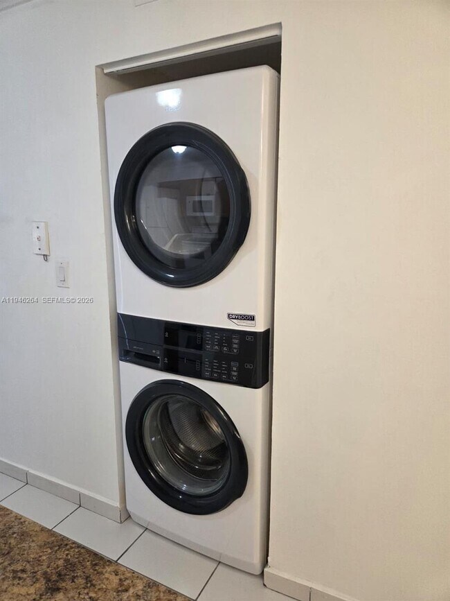 Building Photo - 5440 W 21st Ave