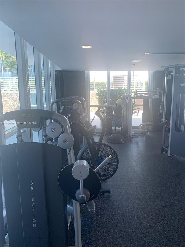 Building Photo - 540 West Ave