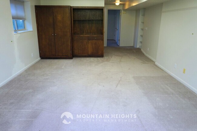 Building Photo - 2784 E Delsa Dr
