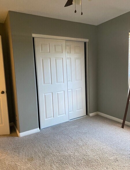 Building Photo - 5641 S 9th Ave