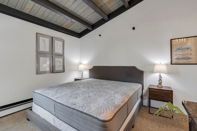 Building Photo - Treehouse Condo - 3rd floor Modern 2 Bedro...