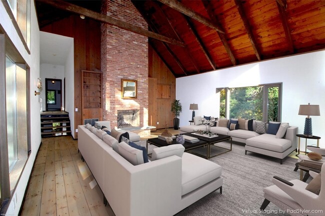 Building Photo - 8 Bayberry Ridge Rd