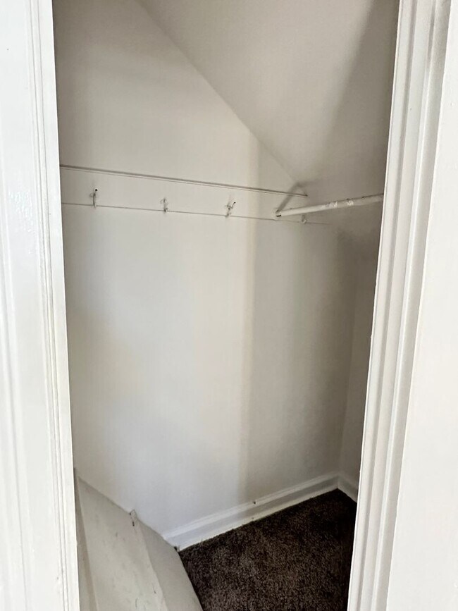 Building Photo - 2800 Woodpipe Ln