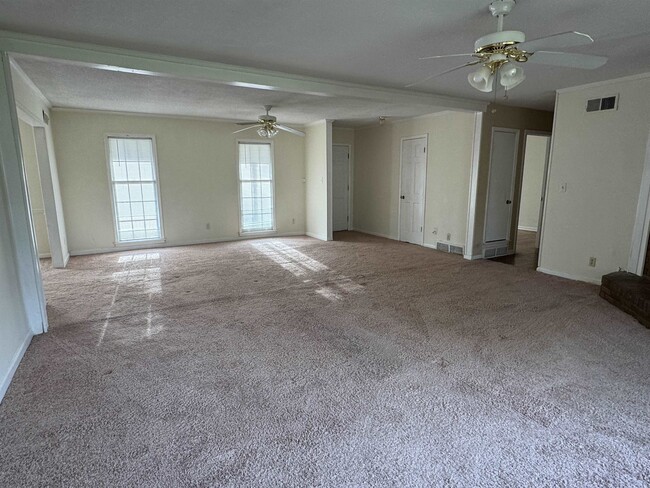 Building Photo - 2295 Eastover Dr
