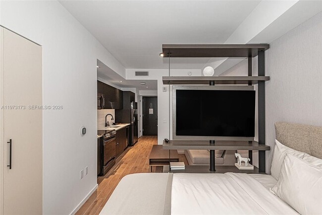 Building Photo - 398 NE 5th St