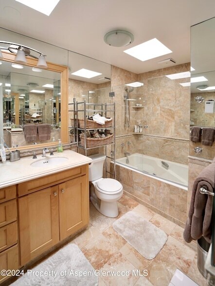 Building Photo - 1007 E Hyman Ave