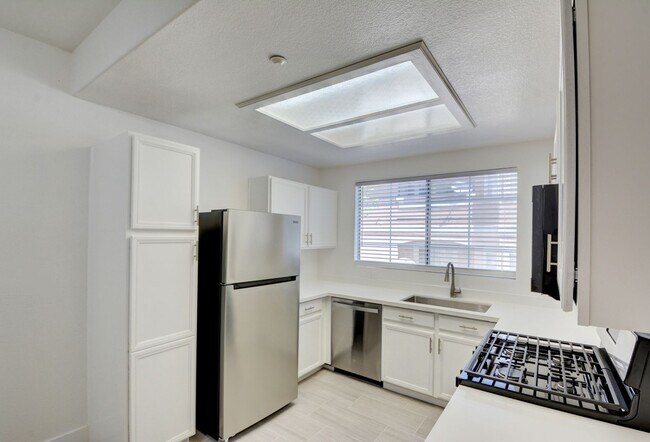 Building Photo - Completely updated and remodeled bottom-fl...