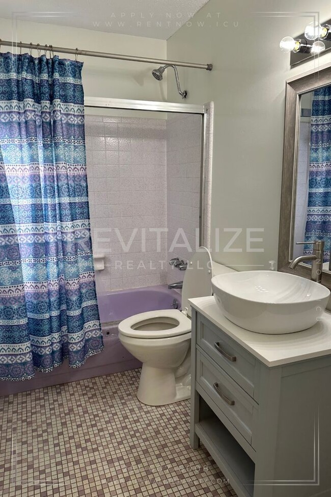 Building Photo - **Coming Soon** 3 Bedroom/2 Bathroom House...