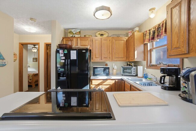 Building Photo - 610 Traci Ln