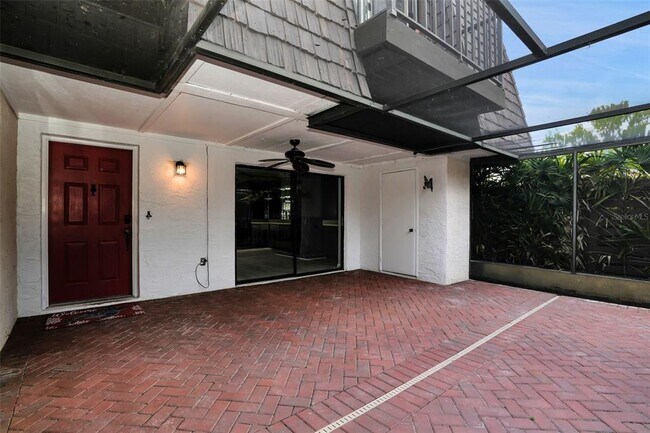 Building Photo - 15217 W Pond Woods Dr