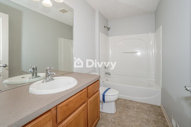 Building Photo - 5343 Royal Brook Dr, Medina, OH 44256