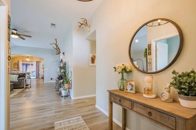Building Photo - Well Maintained 4 Bedroom 2 Bath Home with...