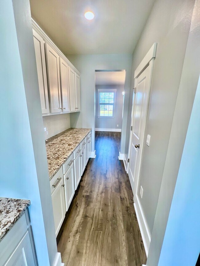 Building Photo - Prestigious 4 Bedroom Home on the Crystal ...