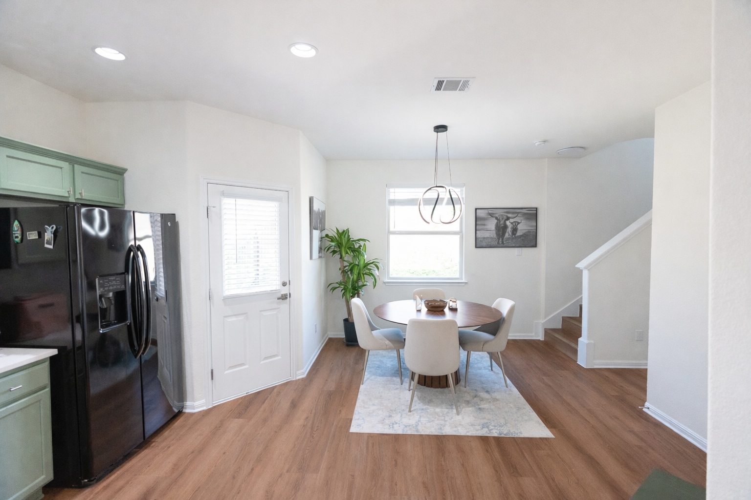 Building Photo - Room in Condo on Red Bud Ridge Ln