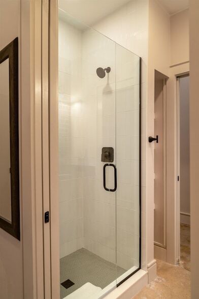 Building Photo - 612 W 8th Ave