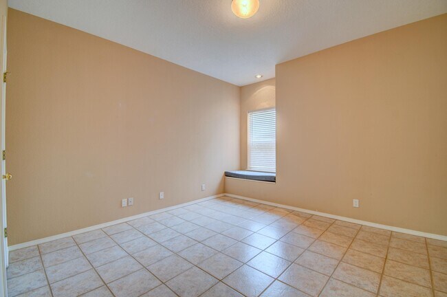 Building Photo - 5809 Vulcan Vista Dr NE