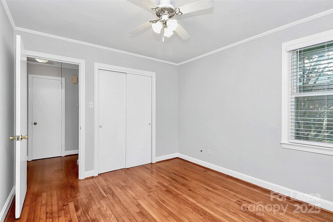 Building Photo - 228 Seneca Pl
