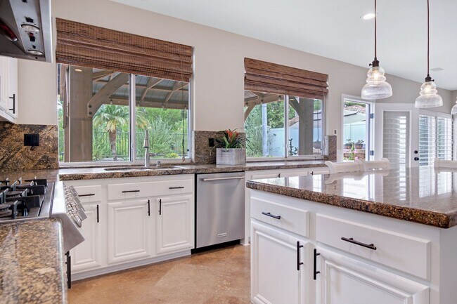 Building Photo - Forester Ranch Oasis!